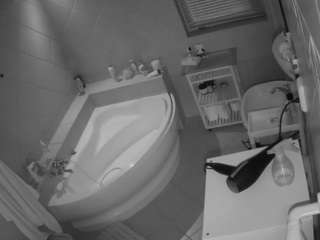 voyeurcam-julmodels-bath-1st-2 webcam