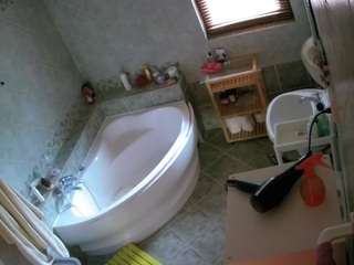 voyeurcam-julmodels-bath-1st-2 webcam