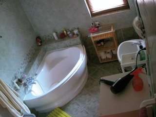 voyeurcam-julmodels-bath-1st-2 webcam