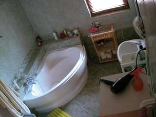 voyeurcam-julmodels-bath-1st-2 webcam