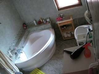 voyeurcam-julmodels-bath-1st-2 webcam