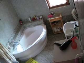 voyeurcam-julmodels-bath-1st-2 webcam