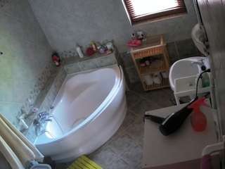 voyeurcam-julmodels-bath-1st-2 webcam