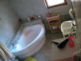 voyeurcam-julmodels-bath-1st-2