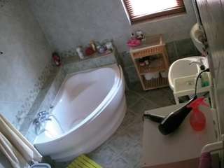 voyeurcam-julmodels-bath-1st-2 webcam