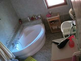 voyeurcam-julmodels-bath-1st-2