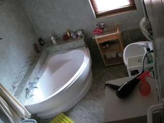 Questo modello è in diretta ora. voyeurcam-julmodels-bath-1st-2