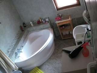 هذا النموذج مباشر الآن. voyeurcam-julmodels-bath-1st-2