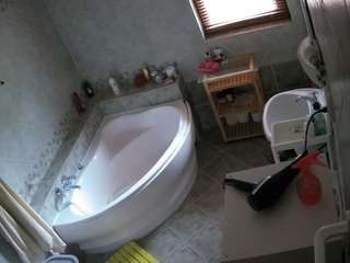 This model is live right now. voyeurcam-julmodels-bath-1st-2
