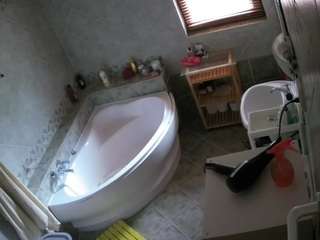 โมเดลนี้กำลังถ่ายทอดสดอยู่. voyeurcam-julmodels-bath-1st-2