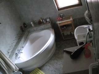 このモデルは現在ライブ中です。 voyeurcam-julmodels-bath-1st-2