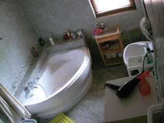 이 모델은 현재 라이브 중입니다. voyeurcam-julmodels-bath-1st-2