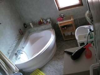 This model is live right now. voyeurcam-julmodels-bath-1st-2