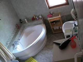 This model is live right now. voyeurcam-julmodels-bath-1st-2