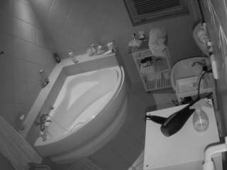 le modèle voyeurcam-julmodels-bath-1st-2 est en webcam porno dans un show sur le site camsoda, il possède les tags suivants: athletic,babe,body massage,brown eyes,flashing,full nudity,julmodels-house,no drinking,big tits,blonde hair,hd,shower