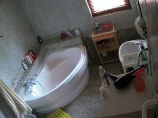 voyeurcam-julmodels-bath-1st-2