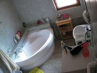 voyeurcam-julmodels-bath-1st-2