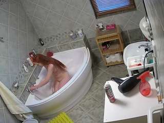 voyeurcam-julmodels-bath-1st-2