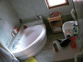 voyeurcam-julmodels-bath-1st-2 webcam
