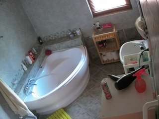voyeurcam-julmodels-bath-1st-2 webcam