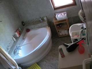 voyeurcam-julmodels-bath-1st-2 webcam