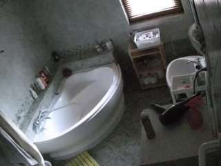 voyeurcam-julmodels-bath-1st-2