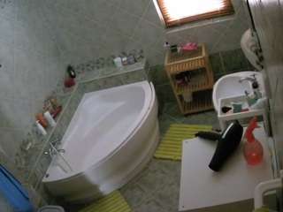 voyeurcam-julmodels-bath-1st-2