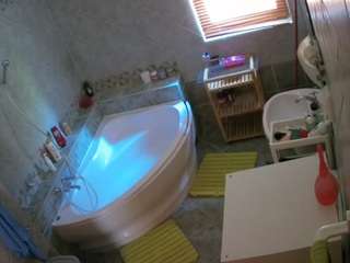 voyeurcam-julmodels-bath-1st-2