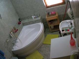 voyeurcam-julmodels-bath-1st-2