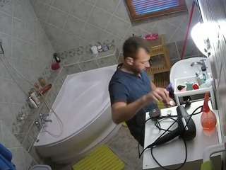 voyeurcam-julmodels-bath-1st-2