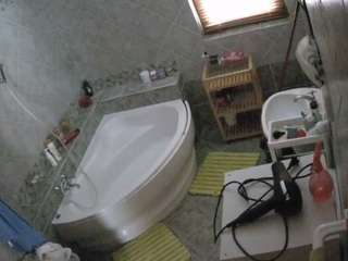 voyeurcam-julmodels-bath-1st-2