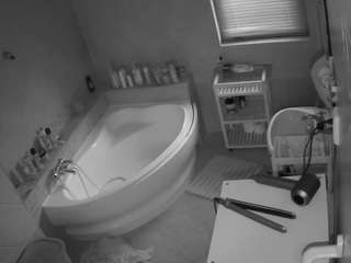 voyeurcam-julmodels-bath-1st-2 live webcam show