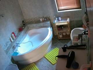 voyeurcam-julmodels-bath-1st-2