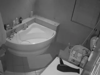 Julmodels Bathroom 1st Floor-2's Live Sex Cam Show