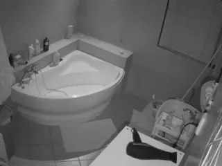 Julmodels Bathroom 1st Floor-2's Live Sex Cam Show