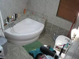 Julmodels Bathroom 1st Floor-2's Live Sex Cam Show