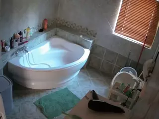 Julmodels Bathroom 1st Floor-2's Live Sex Cam Show