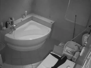 Julmodels Bathroom 1st Floor-2's Live Sex Cam Show