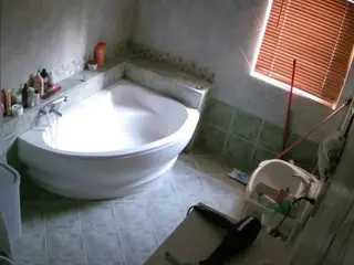 Julmodels Bathroom 1st Floor-2's Live Sex Cam Show