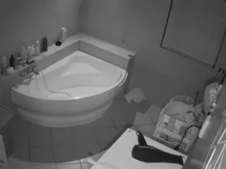 Julmodels Bathroom 1st Floor-2's Live Sex Cam Show