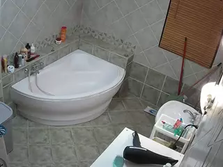 Julmodels Bathroom 1st Floor-2's Live Sex Cam Show