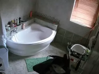 Julmodels Bathroom 1st Floor-2's Live Sex Cam Show