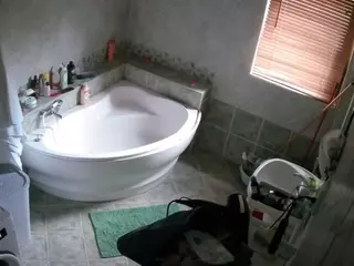 Julmodels Bathroom 1st Floor-2's Live Sex Cam Show