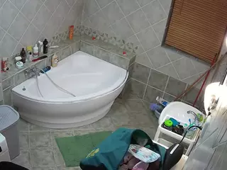 Julmodels Bathroom 1st Floor-2's Live Sex Cam Show