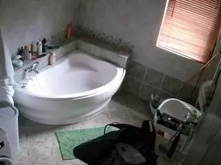 Julmodels Bathroom 1st Floor-2's Live Sex Cam Show