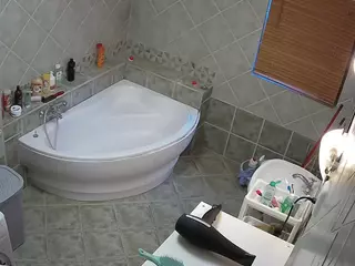 Julmodels Bathroom 1st Floor-2's Live Sex Cam Show