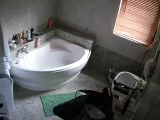 Julmodels Bathroom 1st Floor-2's Live Sex Cam Show