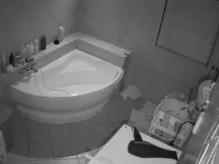 Julmodels Bathroom 1st Floor-2's Live Sex Cam Show