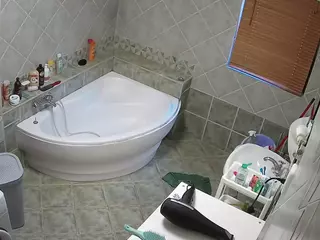 Julmodels Bathroom 1st Floor-2's Live Sex Cam Show