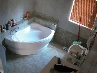 Julmodels Bathroom 1st Floor-2's Live Sex Cam Show